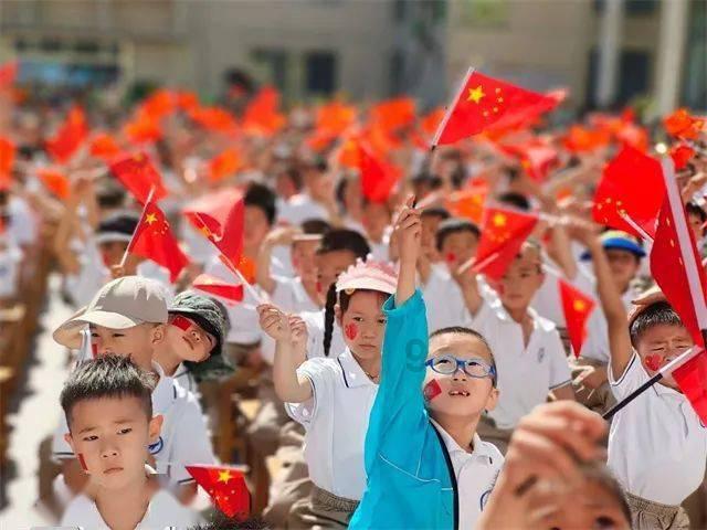 怎么可以接受女朋友还喜欢前任？游戏画面